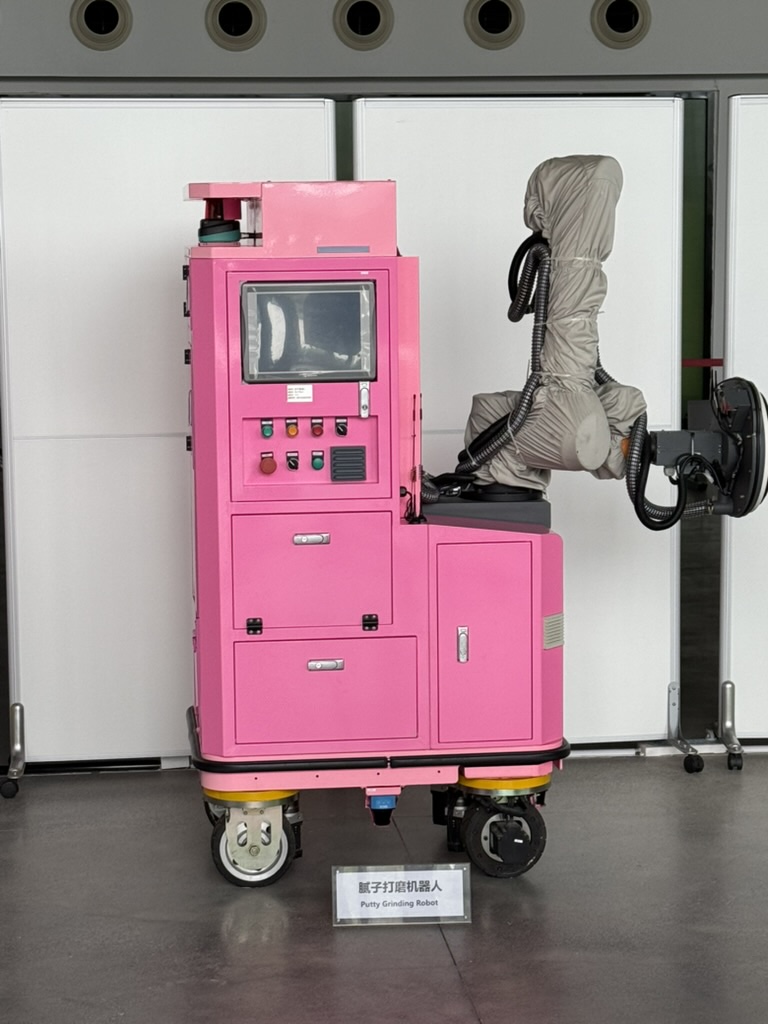 Робот Bright Dream Robotics для шлифовки шпаклевки