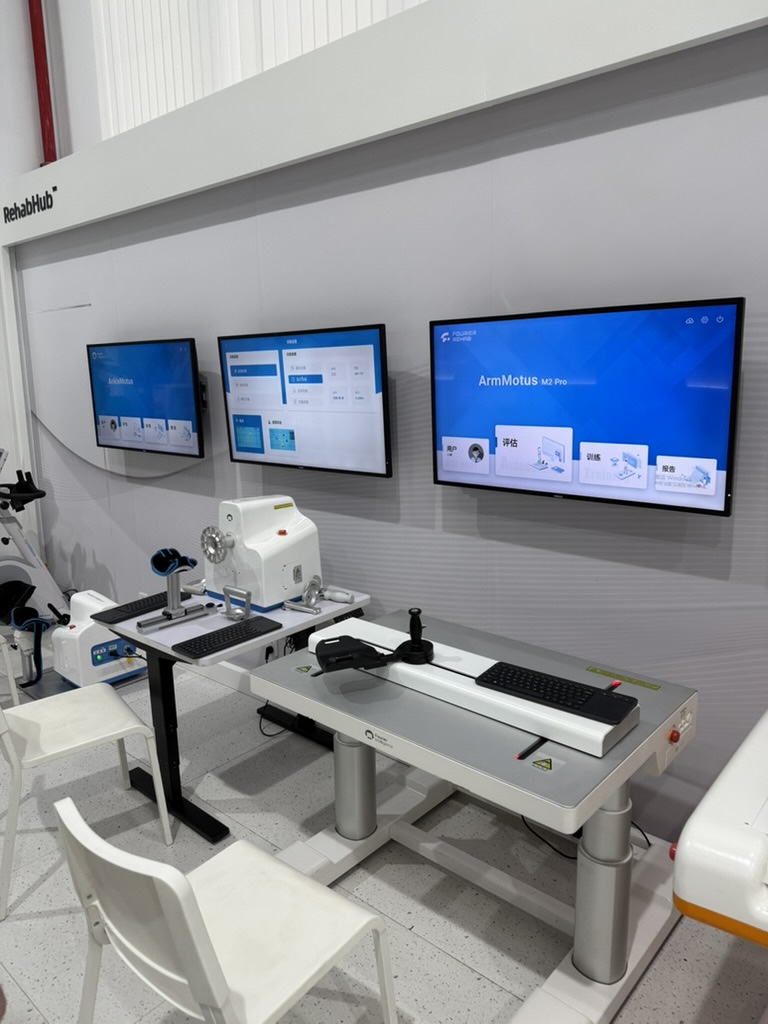 Несколько реабилитационных станций Fourier RehabHub